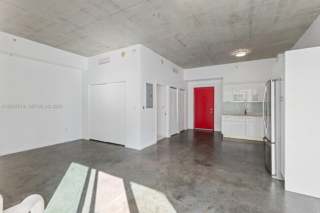 Building Photo - 133 NE 2nd Ave