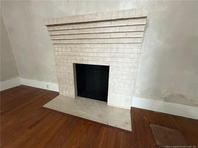 Building Photo - 3174 Lindsay Rd