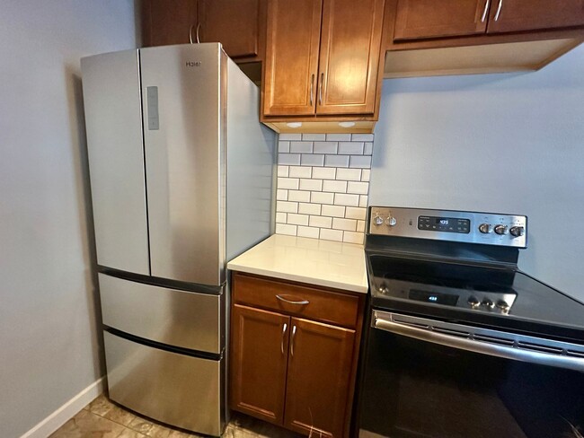 Primary Photo - Spacious Queen Anne One Bedroom - Availabl...