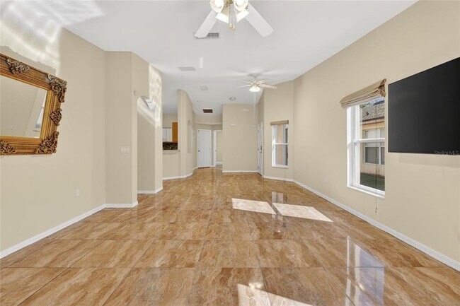 Building Photo - 156 Grand Canal Dr