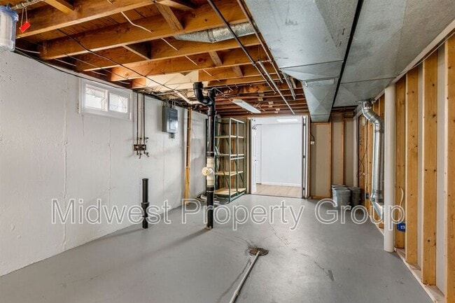 Building Photo - 1450 Tahoe Dr