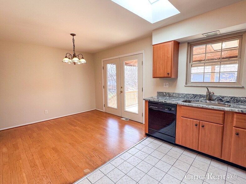 Building Photo - 1647 Rockhurst Ln