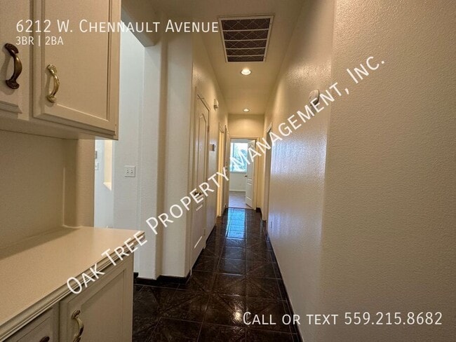 Building Photo - 6212 W Chennault Ave