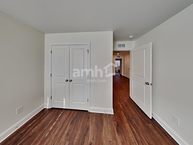 Building Photo - 602 Rivermist Dr