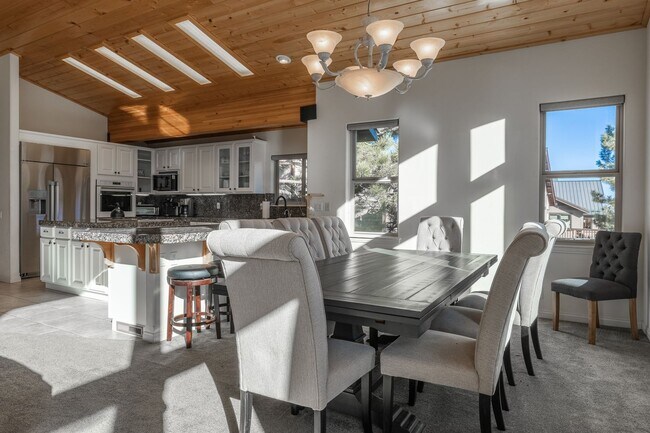 Building Photo - Mountain View Haven