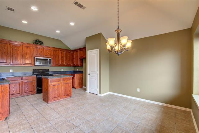 Building Photo - 304 Vista Way Dr