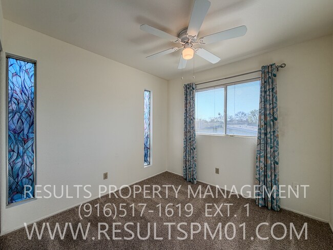 Building Photo - Cozy Roseville 3 Bed 2.5 Bath