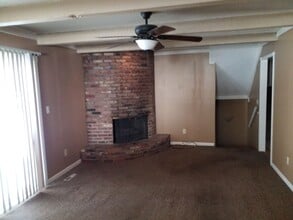 Building Photo - 10013 N Harrison Dr