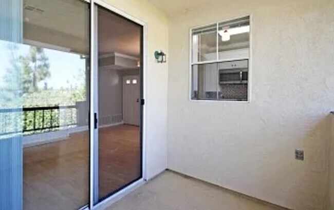 Building Photo - 10921 Sabre Hill Dr