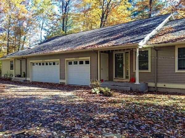 Building Photo - 14875 Timber Ln