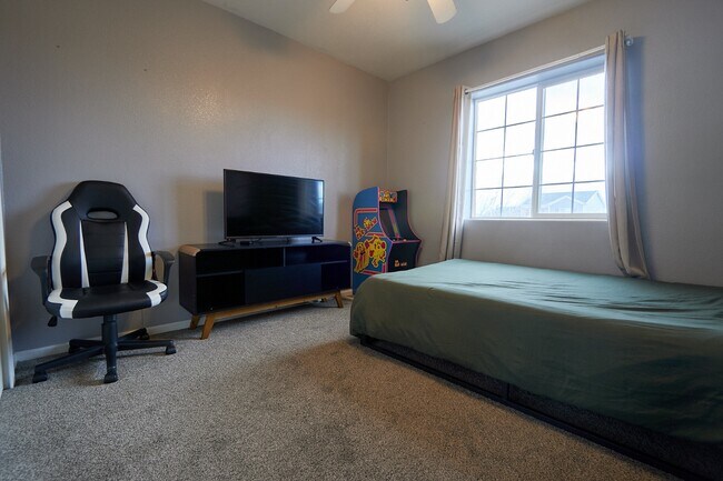 Building Photo - 6543 Trenton St