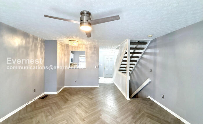 Building Photo - 199 Macandrews Way