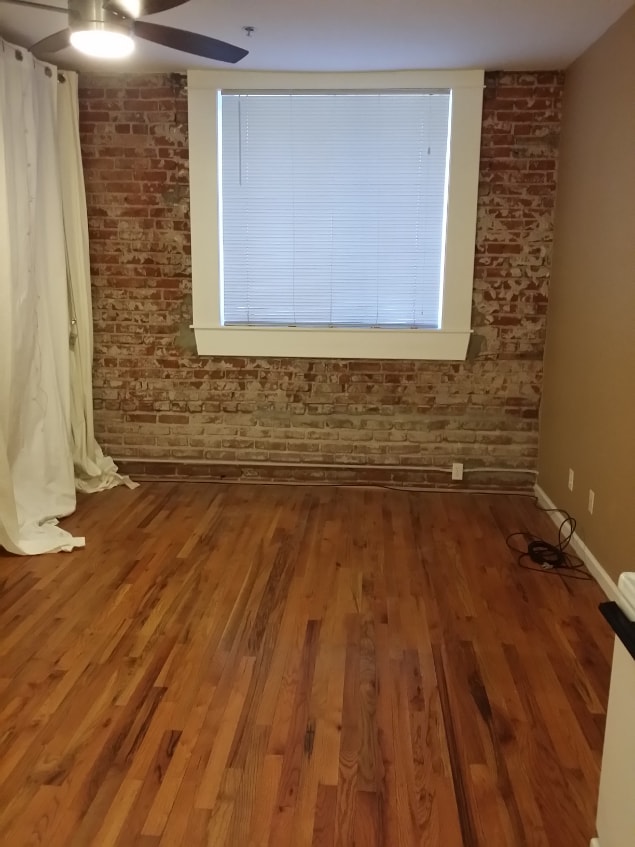 Building Photo - Adorable Studio in 1909 Building! Heart of Capitol Hill