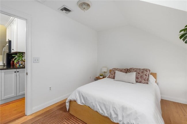 Building Photo - 510 Wickenden St