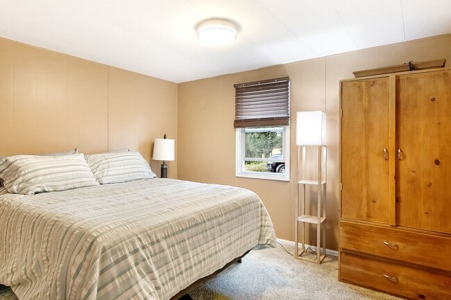 Building Photo - Pets Negotiable, Open Floor Plan and Stora...