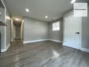 Building Photo - 18503 Riopelle St