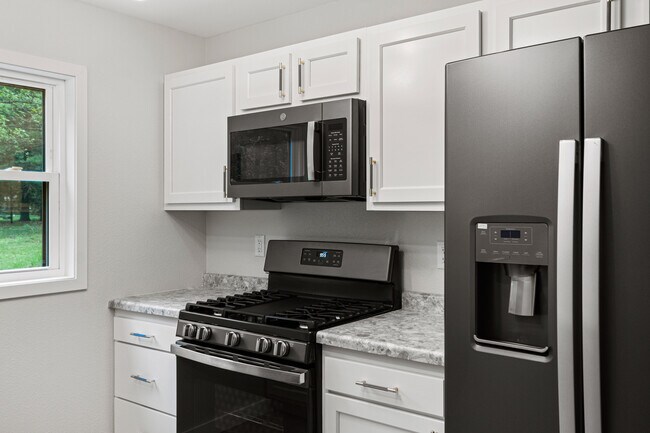 Building Photo - 1688 S Aurora Ln