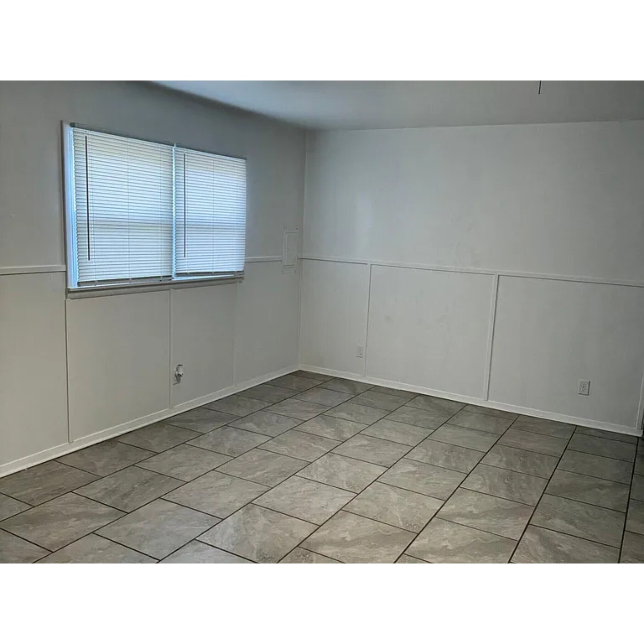 Building Photo - 1105 Callahan St
