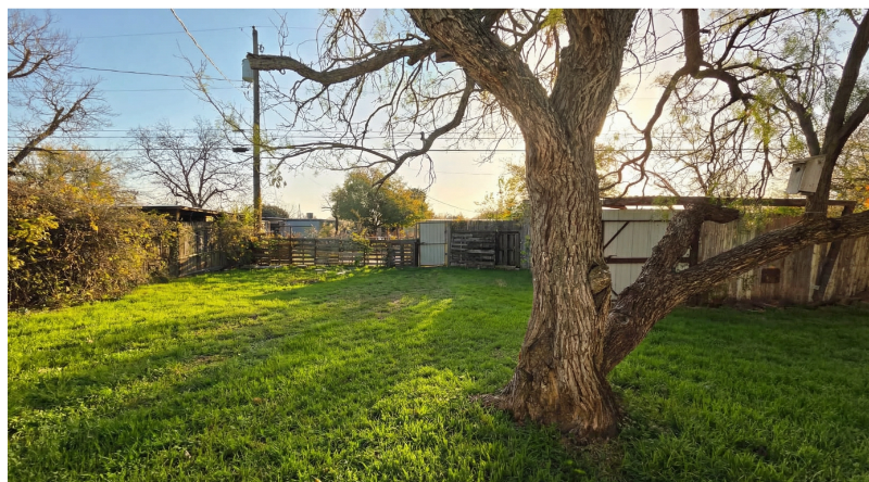 Building Photo - 2115 Chapman St