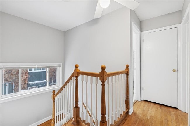 Building Photo - 1614 Main St