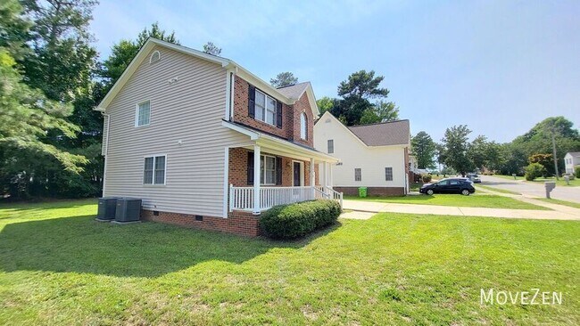 Building Photo - 1316 Ujamaa Dr