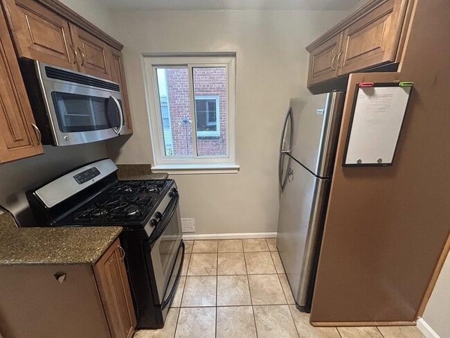 Building Photo - 5338 Chillum Pl NE