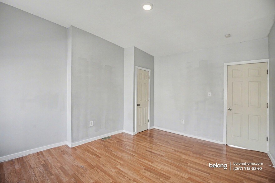 Building Photo - 126 W Elm St