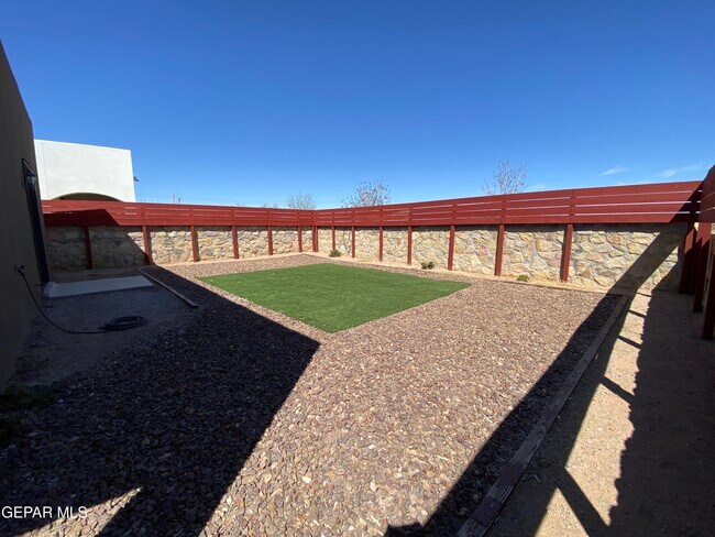 Building Photo - 7013 Long Meadow Dr