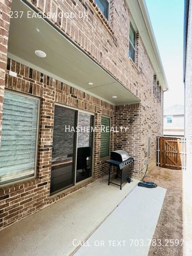 Building Photo - 237 Eaglewood Dr