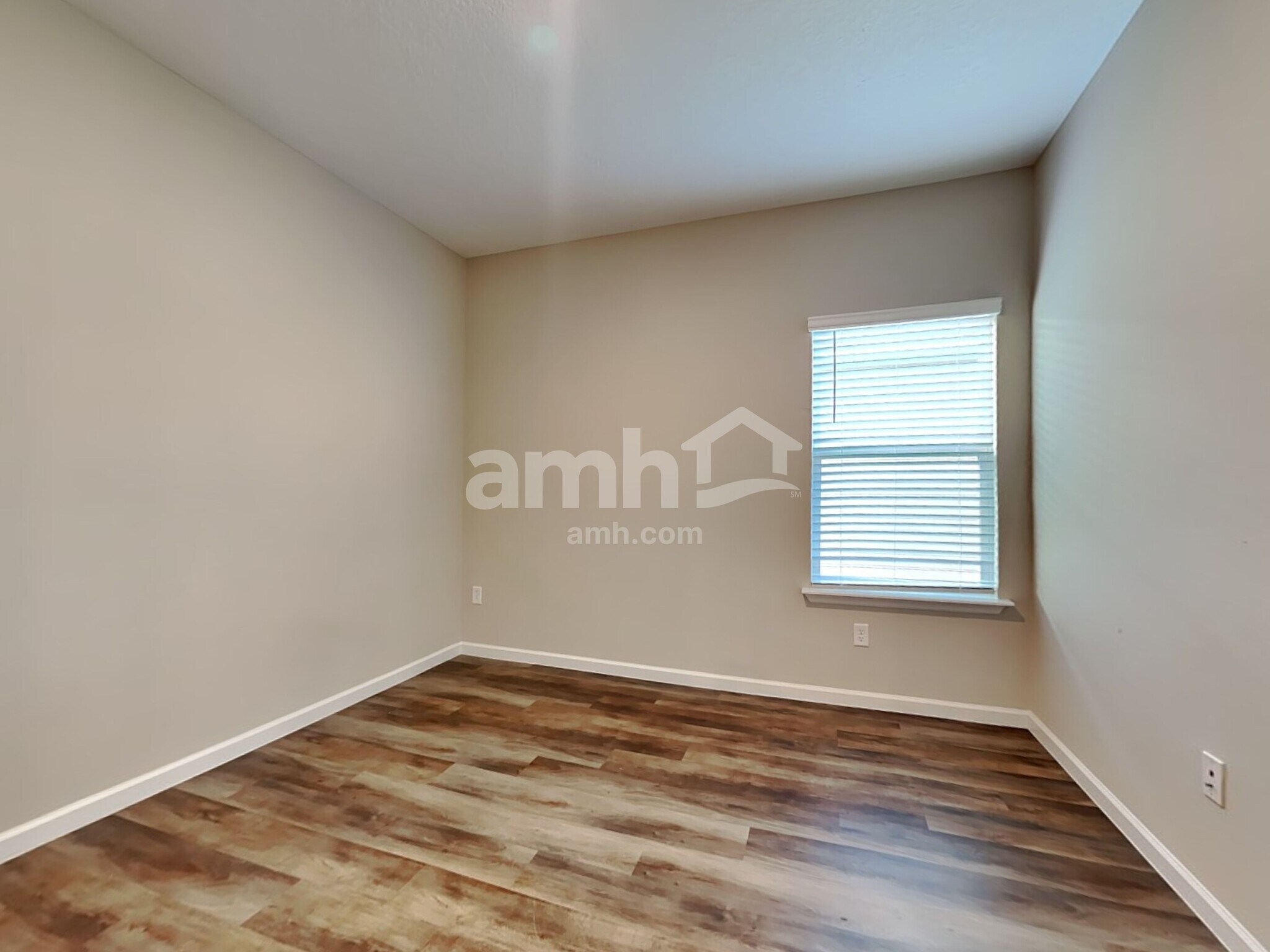 Building Photo - 151 Hemlock Point