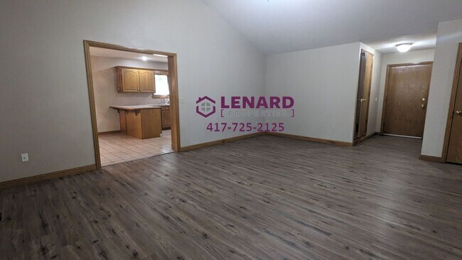Building Photo - Beautiful and Spacious 3 Bedroom House!