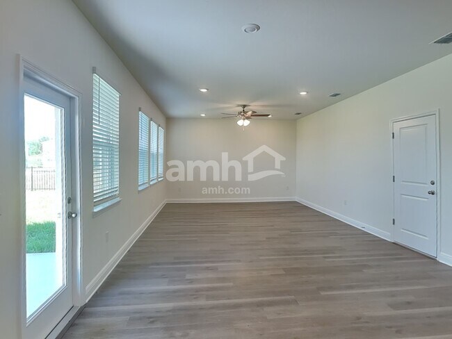 Building Photo - 3715 Center Cove Lane