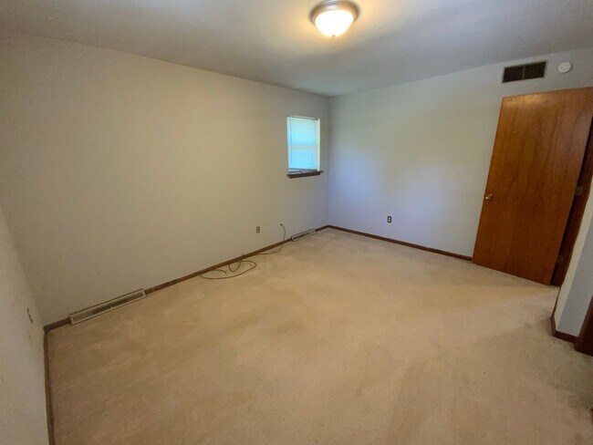 Building Photo - 4208-4210 Rollins Rd