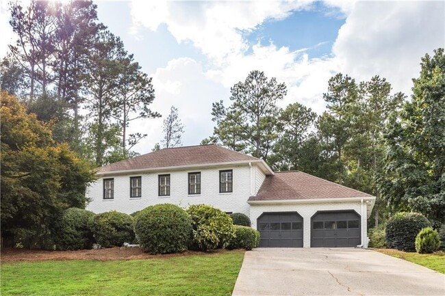 Building Photo - 3017 Greenfield Dr