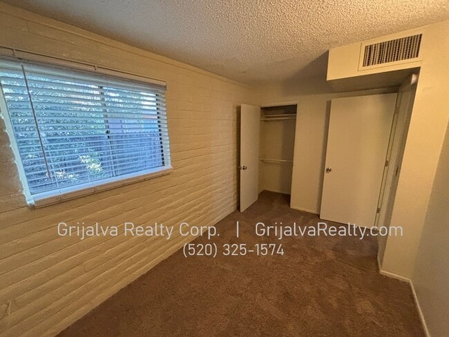 Building Photo - 2838 N Sparkman Blvd