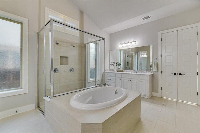 Building Photo - 12812 Padua Dr