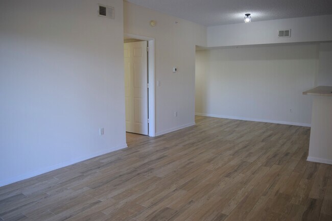 Building Photo - 1830 Florida Club Cir