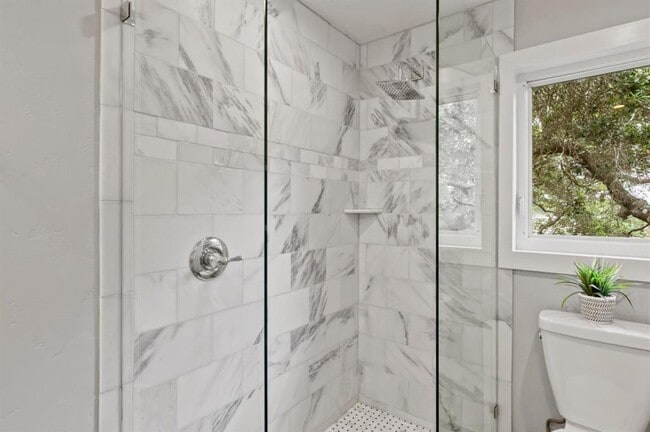 Building Photo - 30 Knollcrest Rd