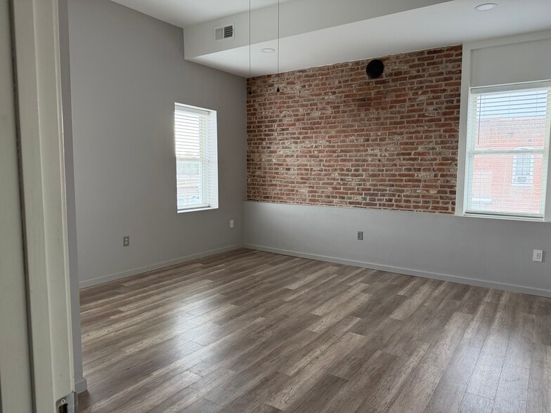 Bedroom - 101 E Saint Louis St