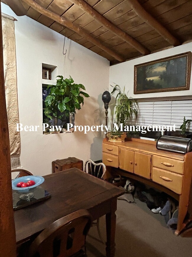Building Photo - Adorable cabin in Evergreen!