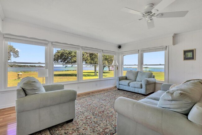 Building Photo - Fully Furnished Short Term Rental! Intercoastal Waterway!