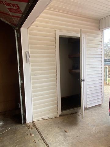 Building Photo - 3803 Poinsettia Dr