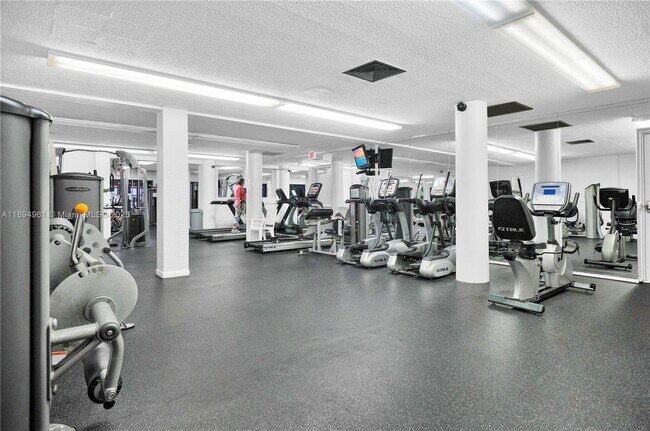 Building Photo - 1985 S Ocean Dr