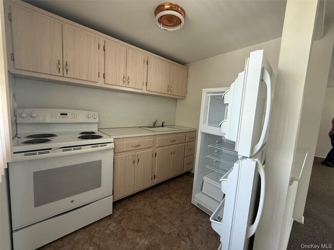 Building Photo - 31 Lenox Ave