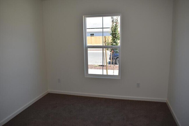 Building Photo - 4041 Bayonet Dr