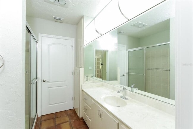 Building Photo - 2035 Goldenrod St