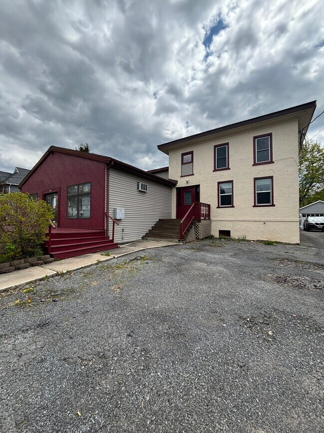 Building Photo - 86 E North St