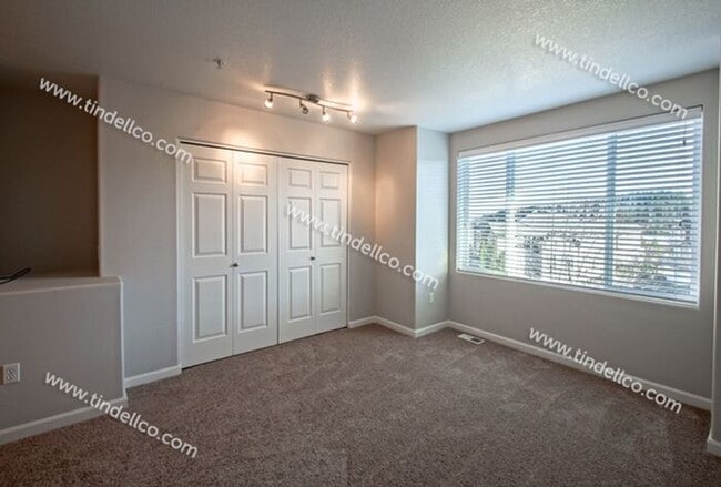 Building Photo - Cozy Townhome in Beautiful Progress Ridge-...