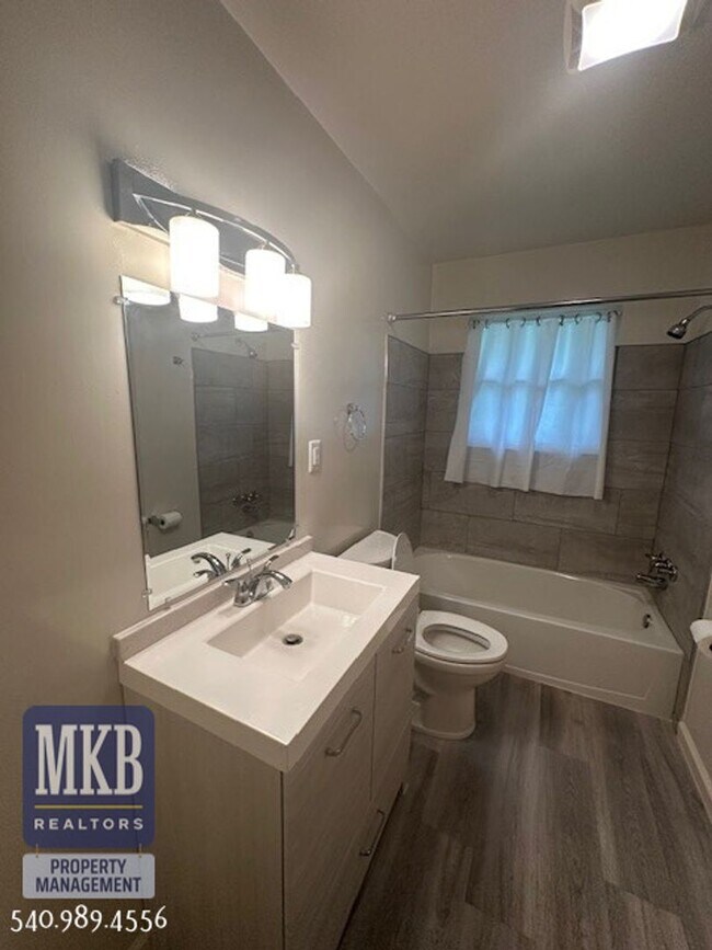 Building Photo - 3 Bedroom in Vinton