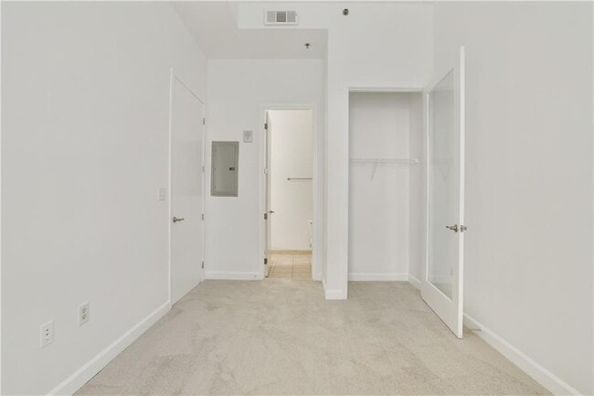 Building Photo - 711 Cosmopolitan Dr NE